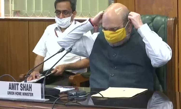 कश्मीरा शाह पर भड़की गोविंदा की पत्नी सुनीता आहूजा, कहा- घर में खराब बहू आने से लड़ाइयां शुरू हुईं