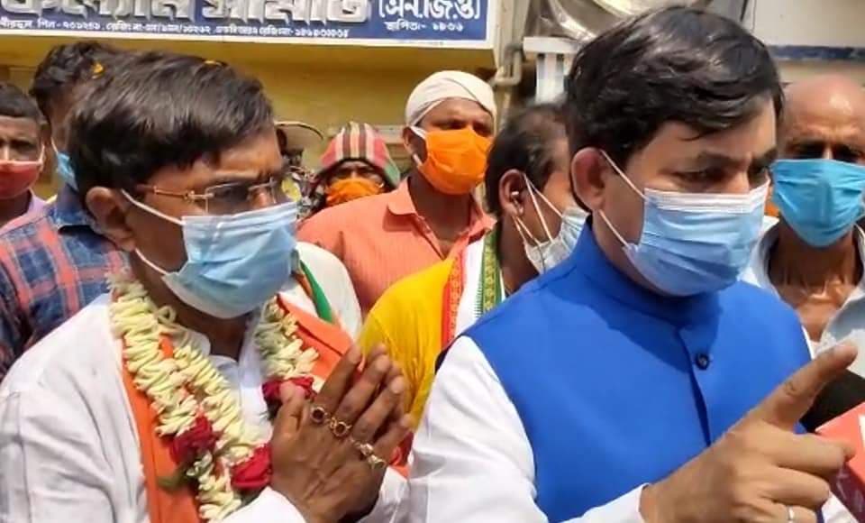 पूर्व केंद्रीय मंत्री शाहनवाज हुसैन ने TMC पर साधा निशाना, कहा- कोरोना को हौवा बताने वालों की होगी हार