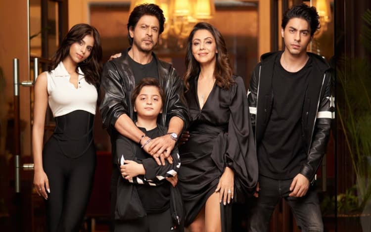गौरी खान ने शेयर की परफेक्ट फैमिली फोटो, साथ दिखे तीनों बच्चे, कैप्शन में लिखी ये खास बात