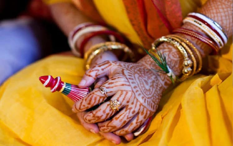 शांखा पोला पहन कर TeT की परीक्षा देने पहुंची विवाहिता को सेंटर में जाने से रोका, मामला हाईकोर्ट पहुंचा