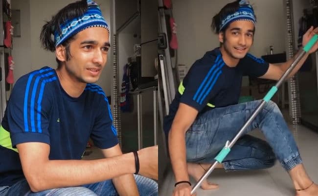 Shantanu Maheshwari ने बताया कैसे लगायें पोछा : जनहित में जारी... VIDEO