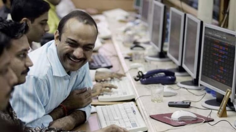 Share Market: मंथली एक्सपायरी के झूमकर चढ़ा बाजार, Sensex ने की निचले स्तरों से 800 अंकों की रिकवरी