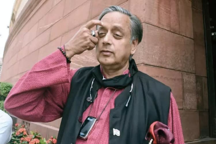 कांग्रेस पर लग सकता है चंद्र ग्रहण, शशि थरूर ने कह दी बड़ी बात