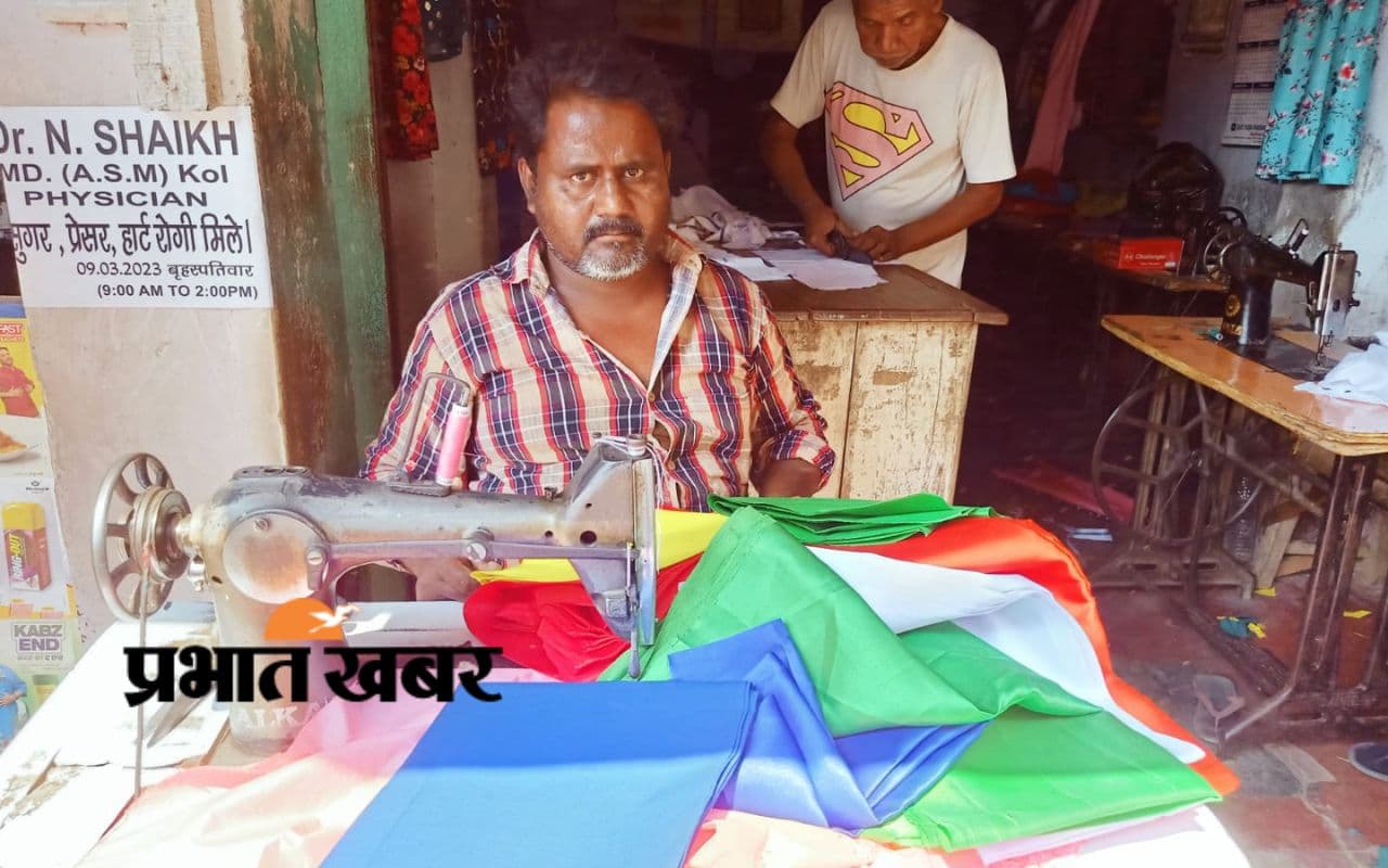 61 वर्षों से मुस्लिम परिवार बना रहा शतचंडी महायज्ञ में लगने वाला झंडा, सामाजिक सौहार्द की पेश कर रहे मिसाल