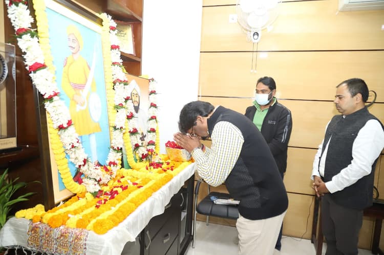 Martyrs' Day 2021 : शहीद शेख भिखारी एवं टिकैत उमरांव सिंह के शहादत दिवस पर बोले सीएम हेमंत सोरेन, वीर शहीदों के पदचिन्हों पर चलकर ही बनेगा सशक्त झारखंड
