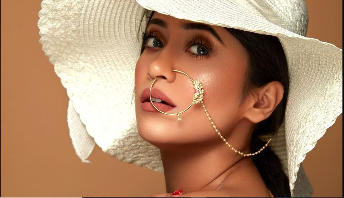 शिवांगी जोशी ने बतायी अपनी उम्र की असलियत, ‘बालिका वधू 2’ में अपने किरदार को लेकर कही ये बात शिवांगी जोशी ने बतायी अपनी उम्र की असलियत, ‘बालिका वधू 2’ में अपने किरदार को लेकर कही ये बात