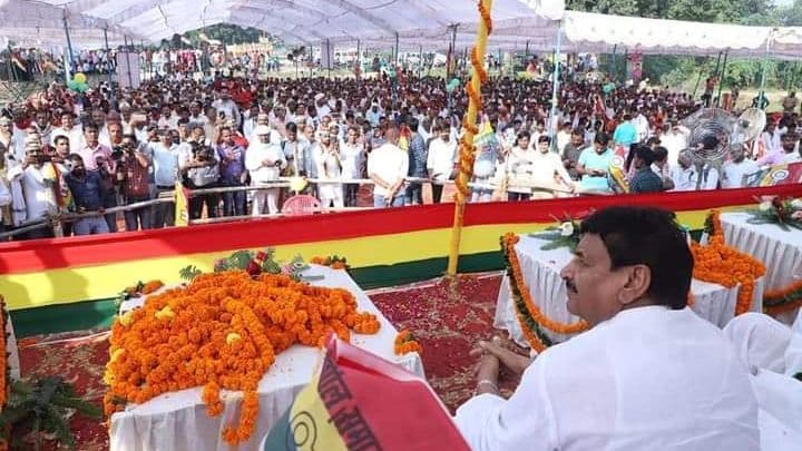 UP Election 2022: 300 यूनिट बिजली फ्री, बीए पास छात्र-छात्राओं को 5 लाख रुपये, शिवपाल जीत पाएंगे जनता का दिल? UP Election 2022: 300 यूनिट बिजली फ्री, बीए पास छात्र-छात्राओं को 5 लाख रुपये, शिवपाल जीत पाएंगे जनता का दिल?