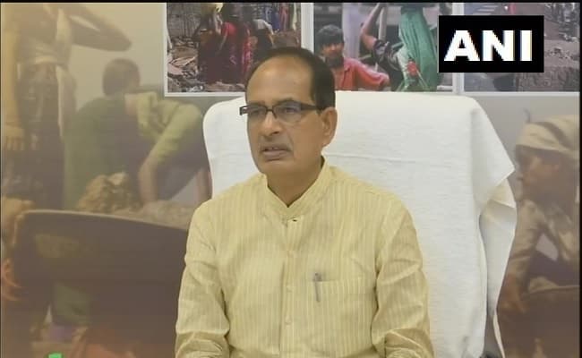 मध्य प्रदेश के सीएम शिवराज सिंह चौहान ने संबल योजना के तहत 16 हजार 844 हितग्राहियों के खाते में डाले 379 करोड़