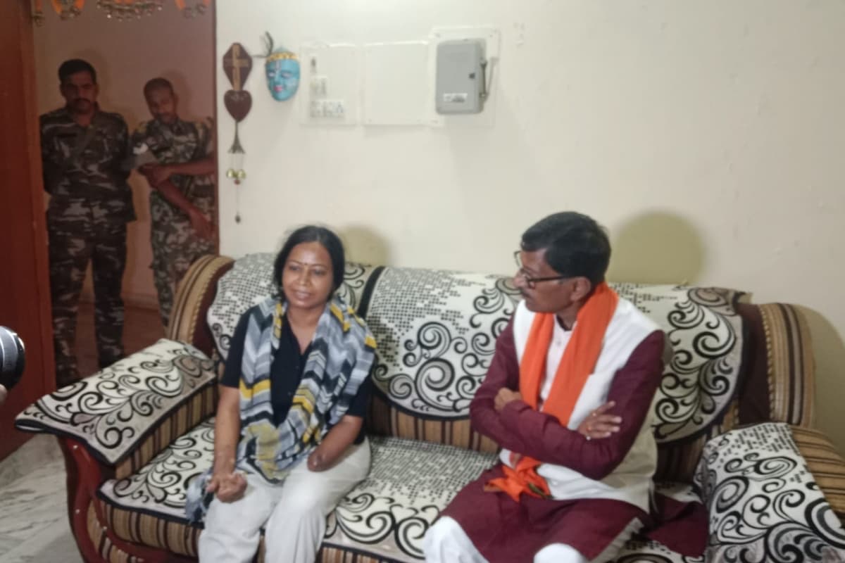 खिलौने बनाने वाली जिस शोभा की PM मोदी ने की थी तारीफ, उन्हें जल्द मिलेंगे नकली हाथ, MP संजय सेठ ने दिया भरोसा