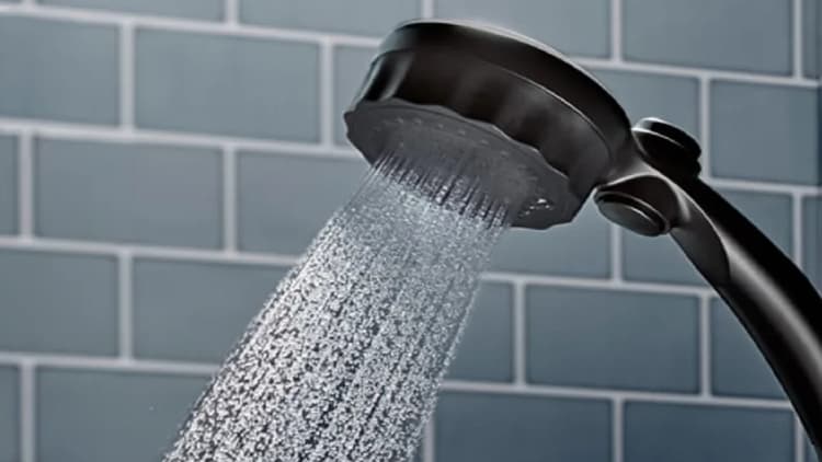 Bathing Habits: नहाते समय इन बातों का रखें ध्यान, वरना पेट की समस्या से हो जाएंगे परेशान