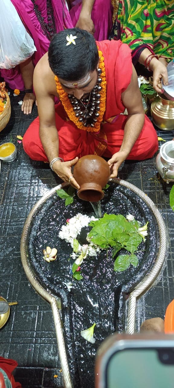 श्रावणी मेला 2023: देवघर में बाबा बैद्यनाथ को जल चढ़ाने के लिए पहुंचे भक्तों की कतार नंदन पहाड़ तक पहुंची