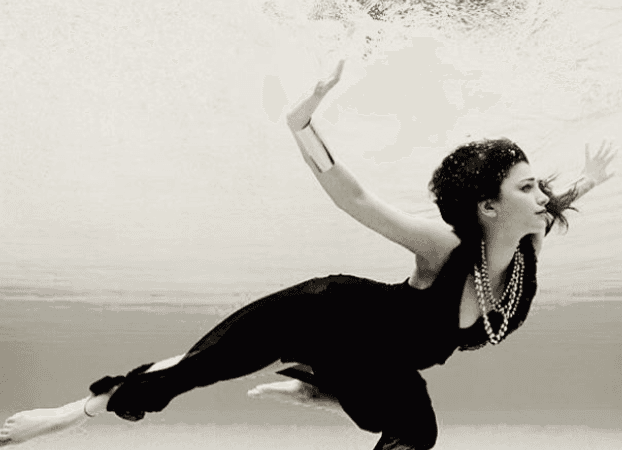 श्रुति हासन ने शेयर किया अंडरवाटर फोटोशूट, इंटरनेट पर वायरल हुई तसवीरें