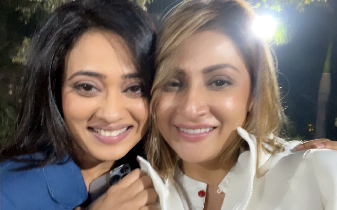 श्वेता तिवारी और उर्वशी ढोलकिया को साथ देख झूम उठे फैंस, बोले- प्रेरणा और कोमोलिका एकसाथ...