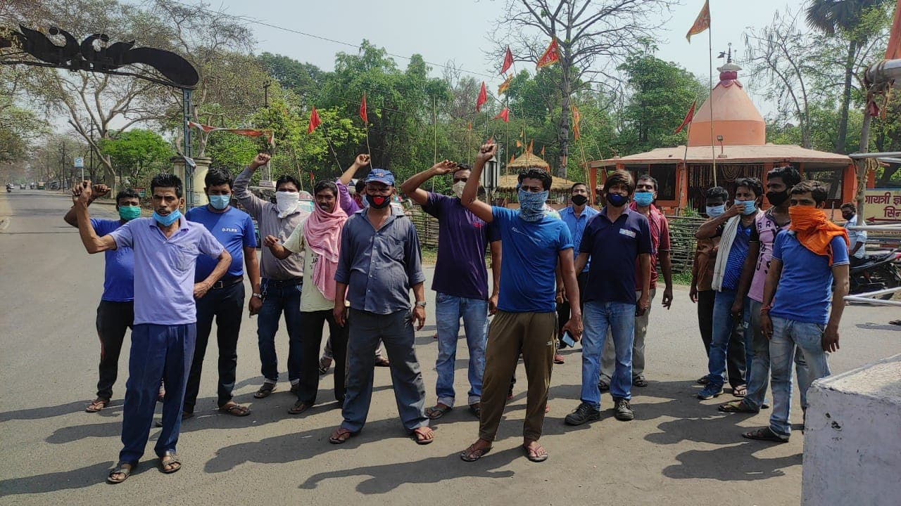 धनबाद नगर निगम में टैक्स टोकन को लेकर विवाद, एजेंट ने ऑटो चालक को पीटा, विरोध में ऑटो का परिचालन सिंदरी में बंद