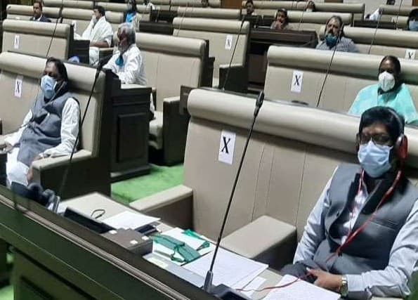 Jharkhand Assembly Special Session : झारखंड विधानसभा का विशेष सत्र, संशोधन के बाद सरना आदिवासी धर्म कोड का प्रस्ताव पारित Jharkhand Assembly Special Session : झारखंड विधानसभा का विशेष सत्र, संशोधन के बाद सरना आदिवासी धर्म कोड का प्रस्ताव पारित