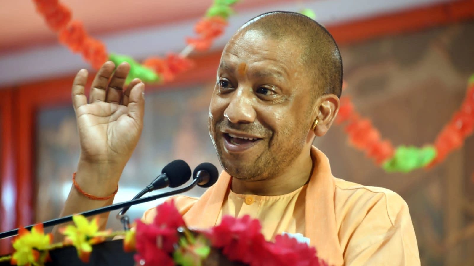 प्रयागराज दौरे पर सीएम योगी, आज गरीबों को सौंपेंगे माफिया अतीक से मुक्त करायी गयी जमीन पर बने आवासों की चाबी