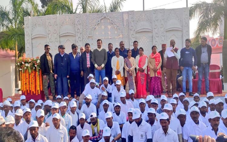 युवाओं के नाम समर्पित रहा गूंज महोत्सव का अंतिम दिन,सिल्ली विस के हाई स्कूलों में स्मार्ट क्लास की शुरुआत