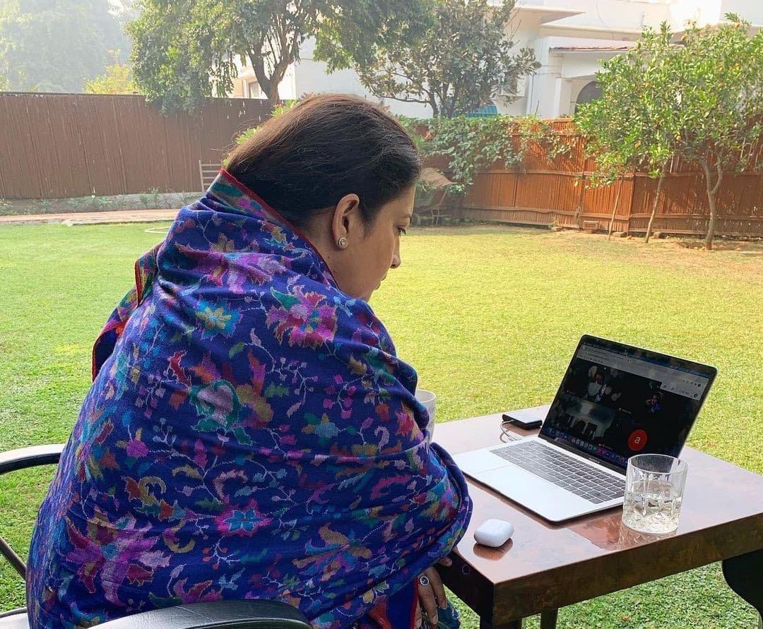 Smriti Irani, हवाई चप्पल और Troll, जब केंद्रीय मंत्री के जवाब ने बोलती की बंद, पढ़िए मजेदार Reply