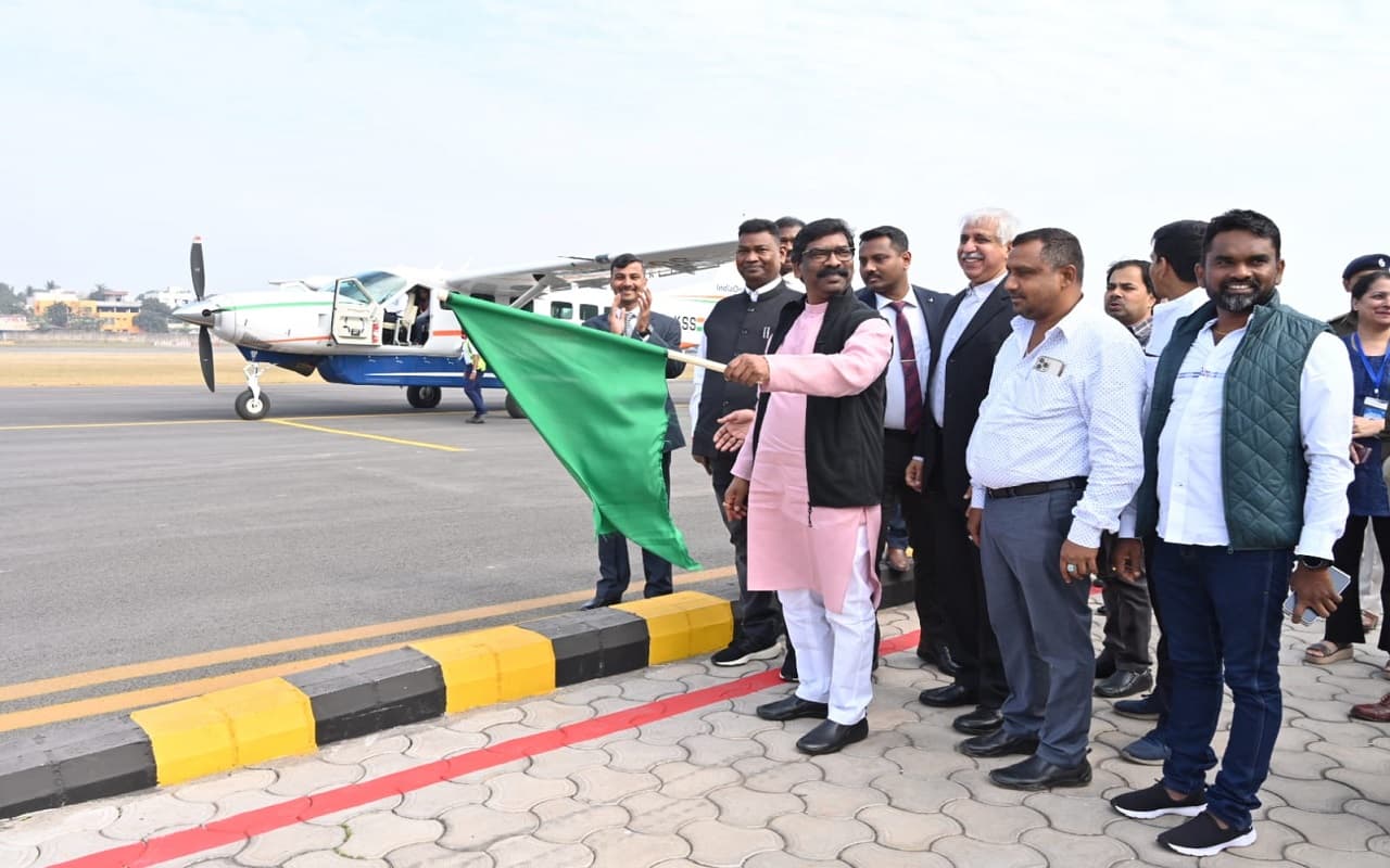 खतियानी जोहार यात्रा: सोनारी हवाई अड्डे से जमशेदपुर-कोलकाता हवाई सेवा का शुभारंभ कर क्या बोले सीएम हेमंत सोरेन