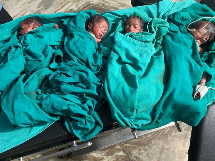 सरायकेला में महिला ने चार बच्चों को दिया जन्म, जच्चा-बच्चा स्वस्थ