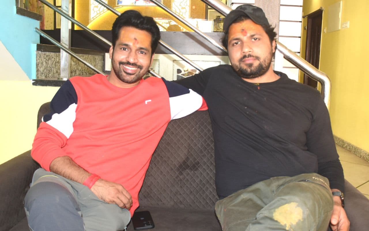 अजय देवगन की फिल्म ‘भोला’ के पटकथा लेखक श्रीधर दुबे देवघर में, कहा- फिल्म इंडस्ट्री के लिए OTT चुनौती