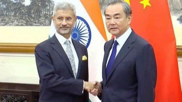 India China Standoff: भारत-चीन के रिश्ते LAC पर कैसे बेहतर होंगे? विदेश मंत्रियों की बैठक में 5 प्वाइंट पर बनी सहमति India China Standoff: भारत-चीन के रिश्ते LAC पर कैसे बेहतर होंगे? विदेश मंत्रियों की बैठक में 5 प्वाइंट पर बनी सहमति