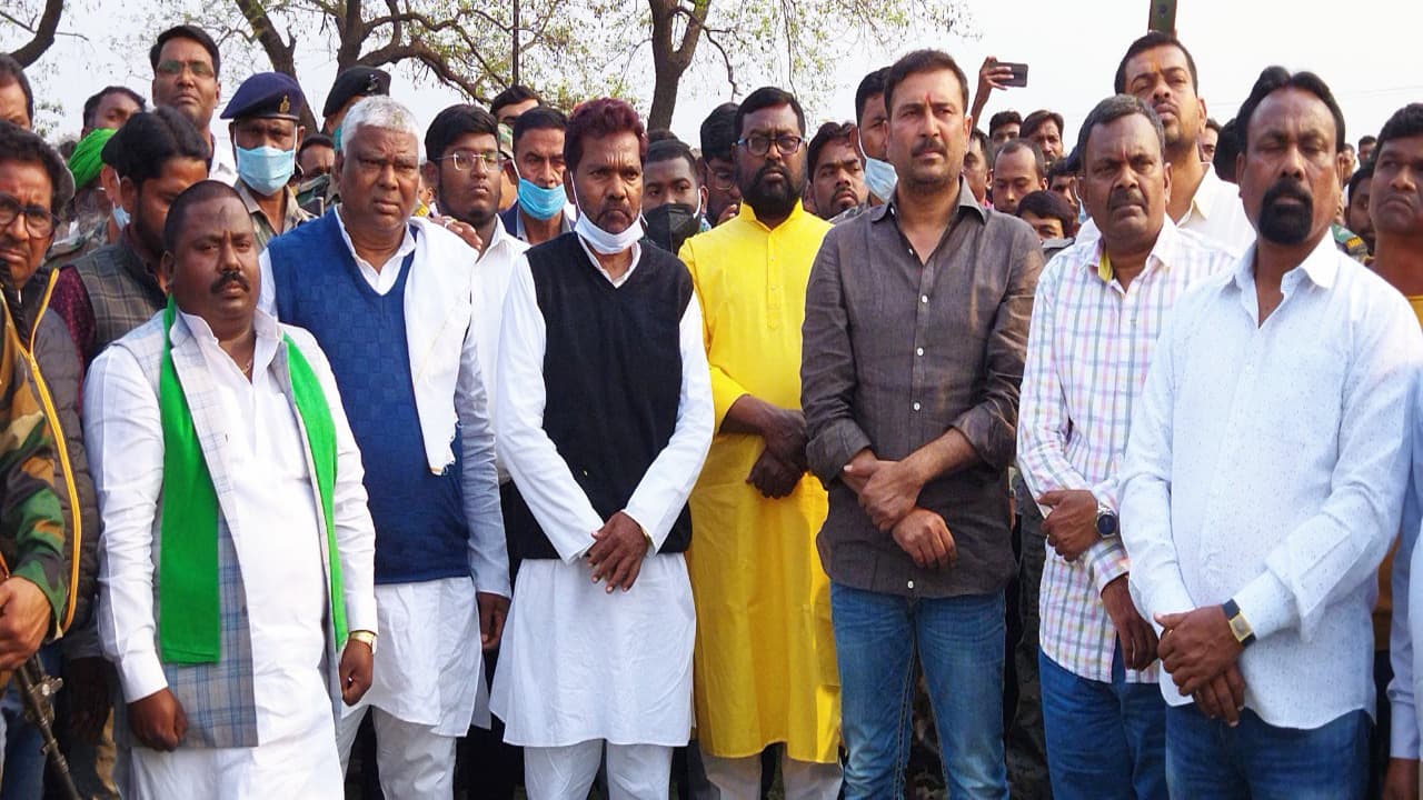 Jharkhand news: राजकीय सम्मान के साथ पूर्व विधायक शिवा महतो का हुआ अंतिम संस्कार,कई राजनेताओं ने की शिरकत