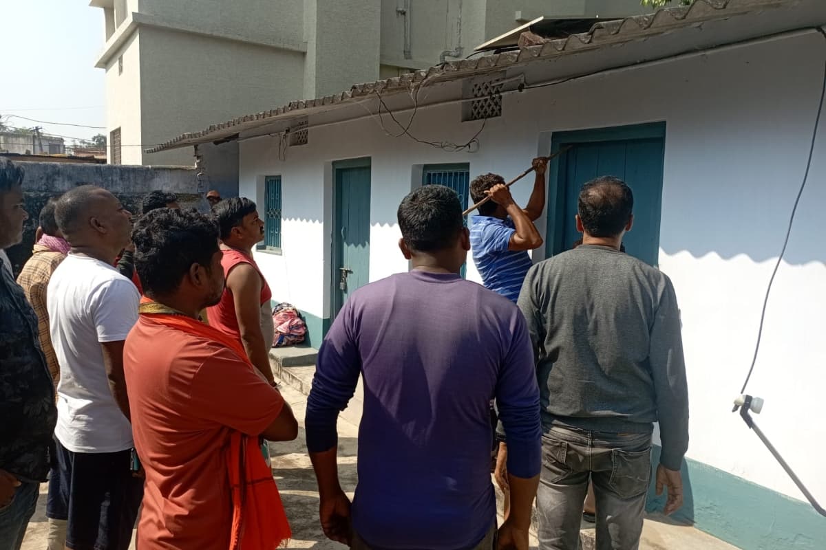 झारखंड: गुमला में तीन लोगों ने फांसी लगाकर दे दी जान, केस दर्ज, जांच में जुटी पुलिस
