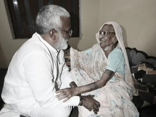 कैबिनेट मंत्री स्वतंत्र देव सिंह की मां का निधन, सीएम योगी आदित्यनाथ ने जताया शोक, यहां होगा अंतिम संस्कार...