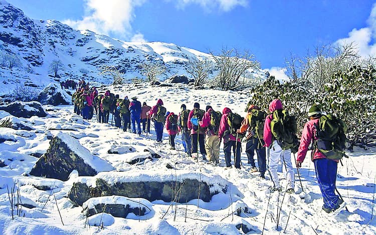 PHOTOS: जमशेदपुर में चल रही मस्ती की पाठशाला, माउंटेन क्लाइंबिंग में देखिए शहर का जुनून