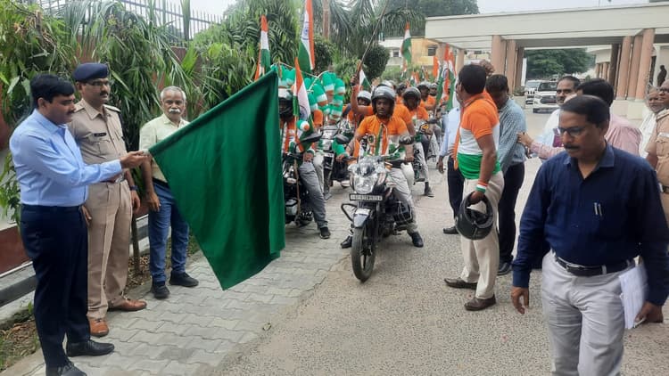 Aligarh News: आजादी के अमृत महोत्सव में झूम उठेगा अलीगढ़, 11 से 15 अगस्त तक हर रोज होगा ध्वजारोहण