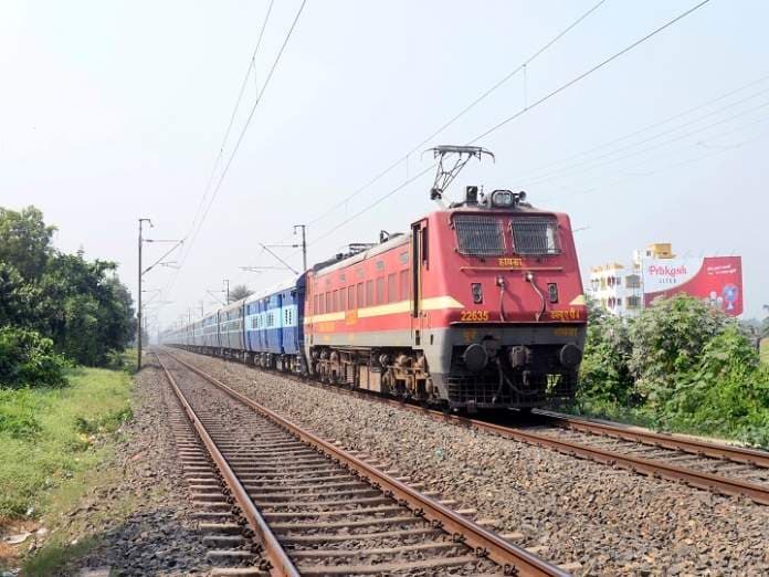 अकेलेपन से जूझते विद्यार्थियों को लेकर झारखंड पहुंची ट्रेन