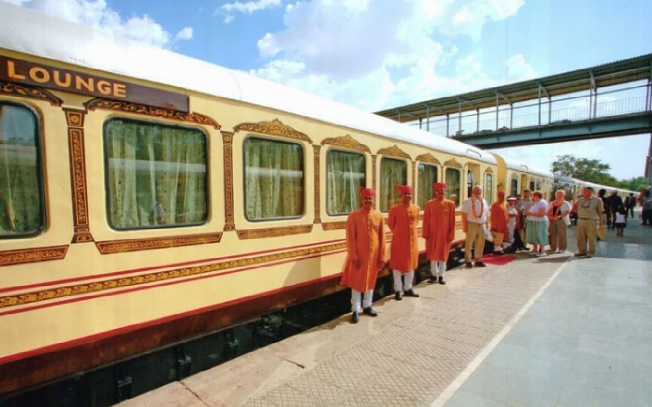 Palace on Wheels: जल्द पटरी पर दौड़ेगी लग्जरी ट्रेन 'पैलेस ऑन व्हील्स', सुविधाएं जानकर दंग रह जाएंगे