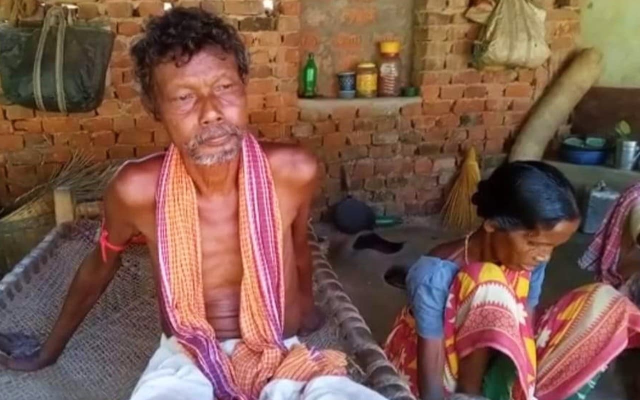 Witchcraft in West Bengal: डायन-बिसाही के शक में आदिवासी दंपती को जिंदा जलाने की कोशिश, जानें पूरा मामला Witchcraft in West Bengal: डायन-बिसाही के शक में आदिवासी दंपती को जिंदा जलाने की कोशिश, जानें पूरा मामला