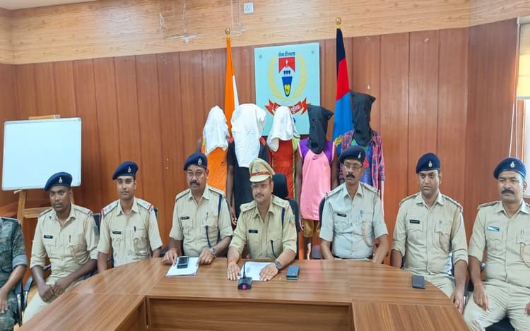 Crime News : झारखंड में ट्रिपल मर्डर का खुलासा, 5 अरेस्ट, खूंटी में ग्राम प्रधान समेत 3 का हुआ था मर्डर