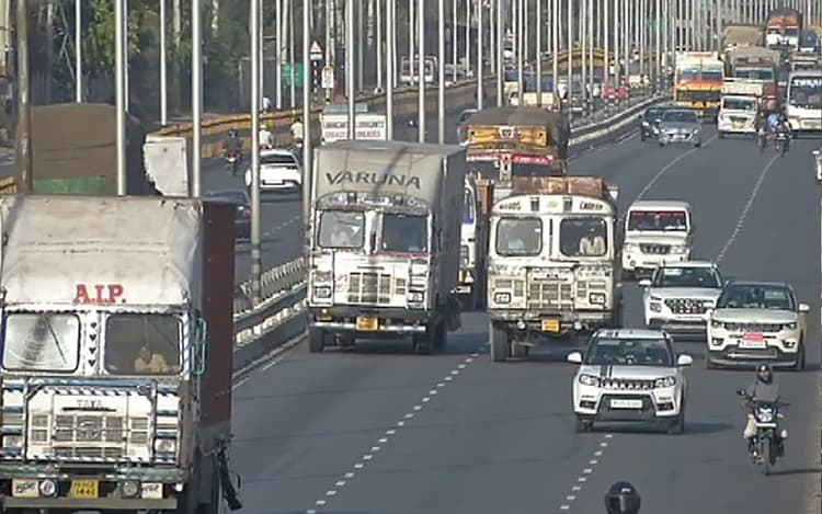 एक दिसंबर से कमर्शियल वाहनों में ट्रैकिंग डिवाइस लगाना अनिवार्य