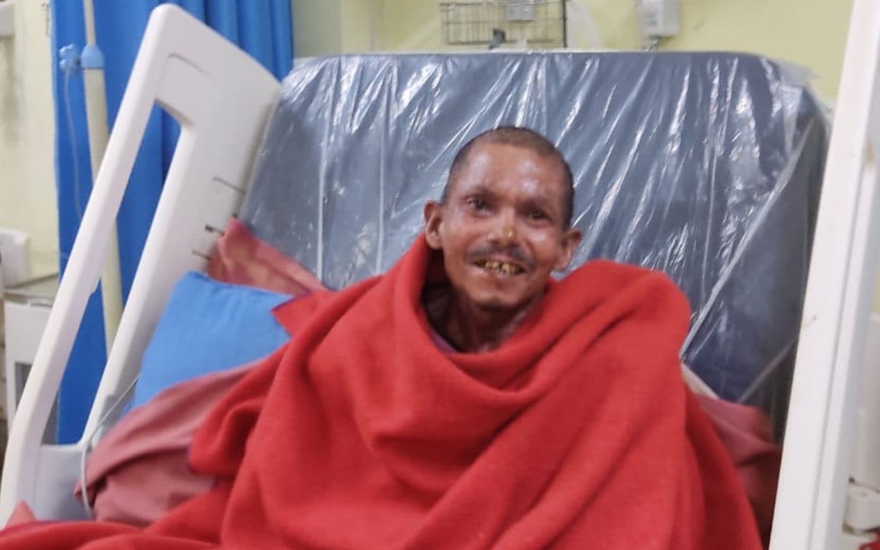 सीएम हेमंत सोरेन और चंपई सोरेन का प्रयास रंग लाया, जीवन की आस छोड़ चुके टुना सबर के चेहरे पर खिली मुस्कान