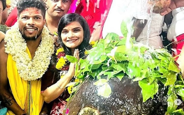 सावन से पहले महाकाल के दरबार में पहुंचा भारत का यह स्टार तेज गेंदबाज, फोटोज वायरल