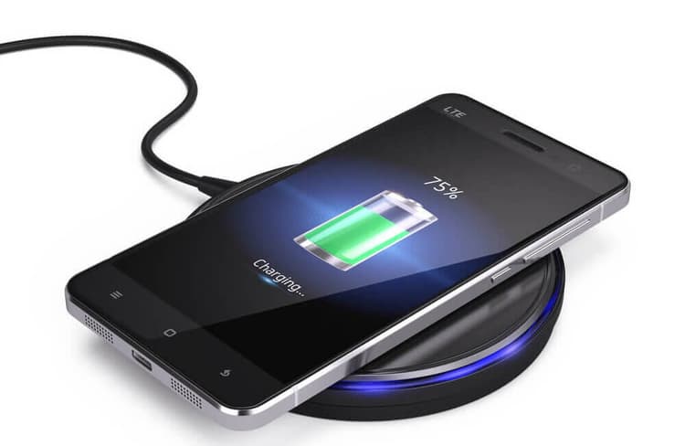 Budget 2021 Updates : महंगे होंगे मोबाइल फोन, एक्विपमेंट और चार्जर पर इंपोर्ट ड्यूटी बढ़ी