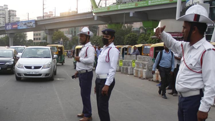 आपकी गाड़ी के डॉक्युमेंट्स की वैलिडिटी खत्म हो गई है? टेंशन न लें, पढ़ें यह जरूरी खबर