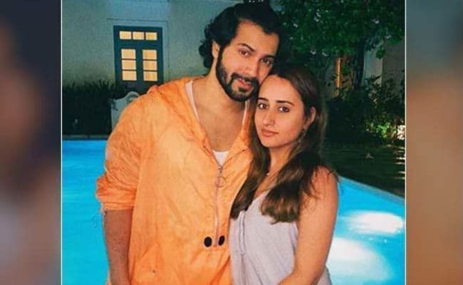 वरुण धवन और नताशा दलाल की हो गई है सगाई! करीना कपूर ने एक्टर की गर्लफ्रेंड को यह कहकर पुकारा...