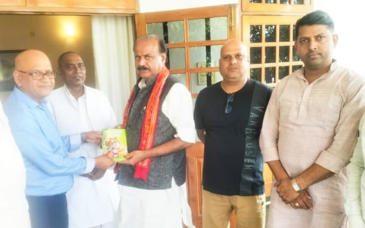 Palamu: 'बेतला मेरे दिल में, महोत्सव शुरू कराने का किया जायेगा प्रयास', बोले सांसद सुनील सिंह