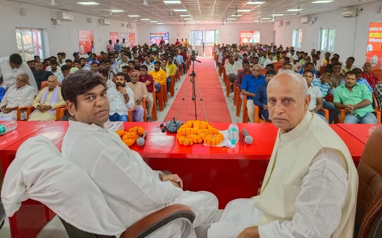 वीआईपी अपर सेल के राष्ट्रीय अध्यक्ष बने विज्ञान स्वरूप, मुकेश सहनी बोले- बढ़ रहा है कारवां