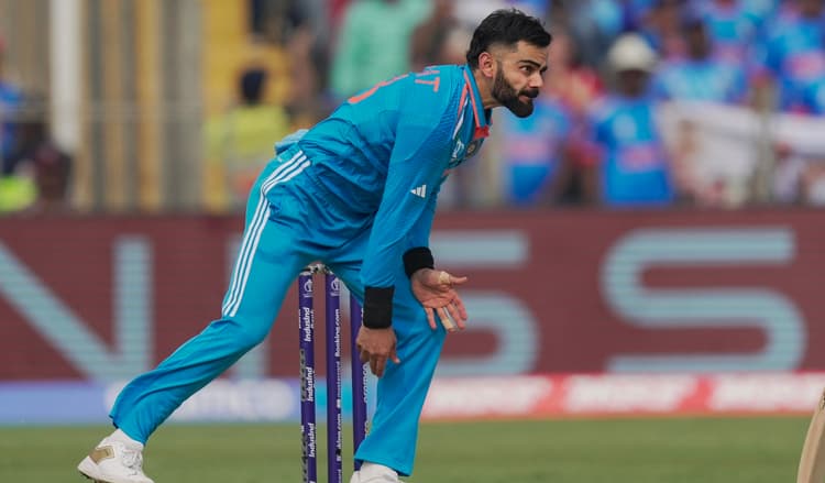 Virat Kohli Bowling: 6 साल बाद विराट कोहली ने की गेंदबाजी, फैन्स क्यों बोल रहे हार्दिक पांड्या को थैंक्स
