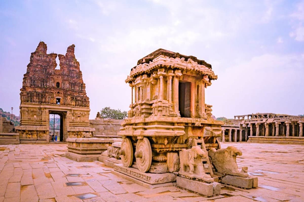 PHOTOS: बना रहे हैं Hampi जाने का प्लान, तो इन जगहों पर घूमना न भूलें PHOTOS: बना रहे हैं Hampi जाने का प्लान, तो इन जगहों पर घूमना न भूलें