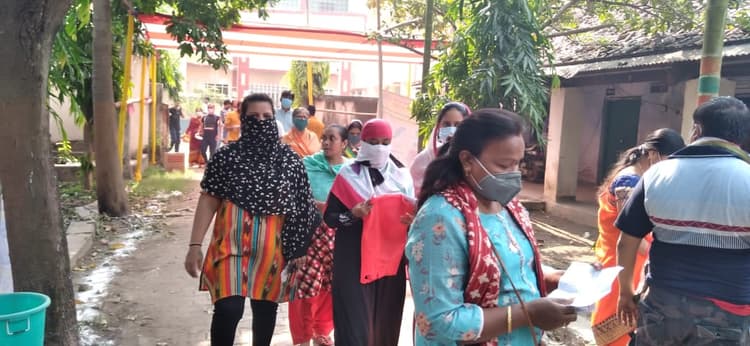 Bihar Chunav:बिहार में वोटिंग की रही सुस्त रफ्तार, दूसरे चरण में 54.05% मतदान, महागठबंधन ने किया 60-65 सीटों पर जीत का दावा