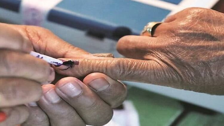 Himachal Election 2022: हिमाचल में मतदान केंद्रों पर पहुंची केंद्रीय सशस्त्र पुलिस बलों की 67 कंपनियां