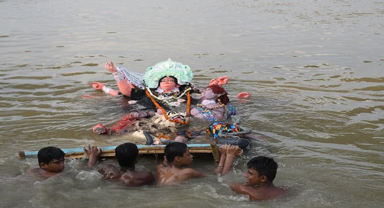 मूर्ति विसर्जन को लेकर बिहार प्रदूषण बोर्ड ने जारी की नियमावली, पटना में इन जगहों पर होगा विसर्जन
