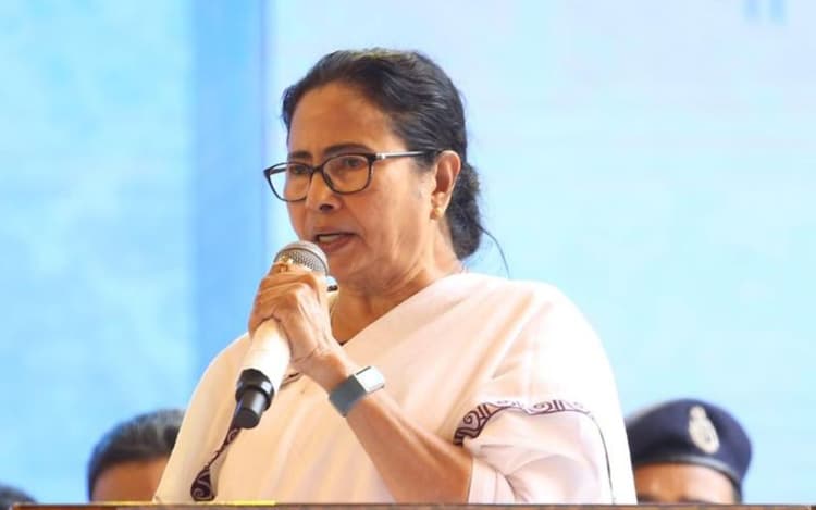 'मेरा सिर भी काट देंगे तो भी 105 % से ज्यादा DA नहीं दे पाऊंगी, बोलीं बंगाल की सीएम ममता बनर्जी