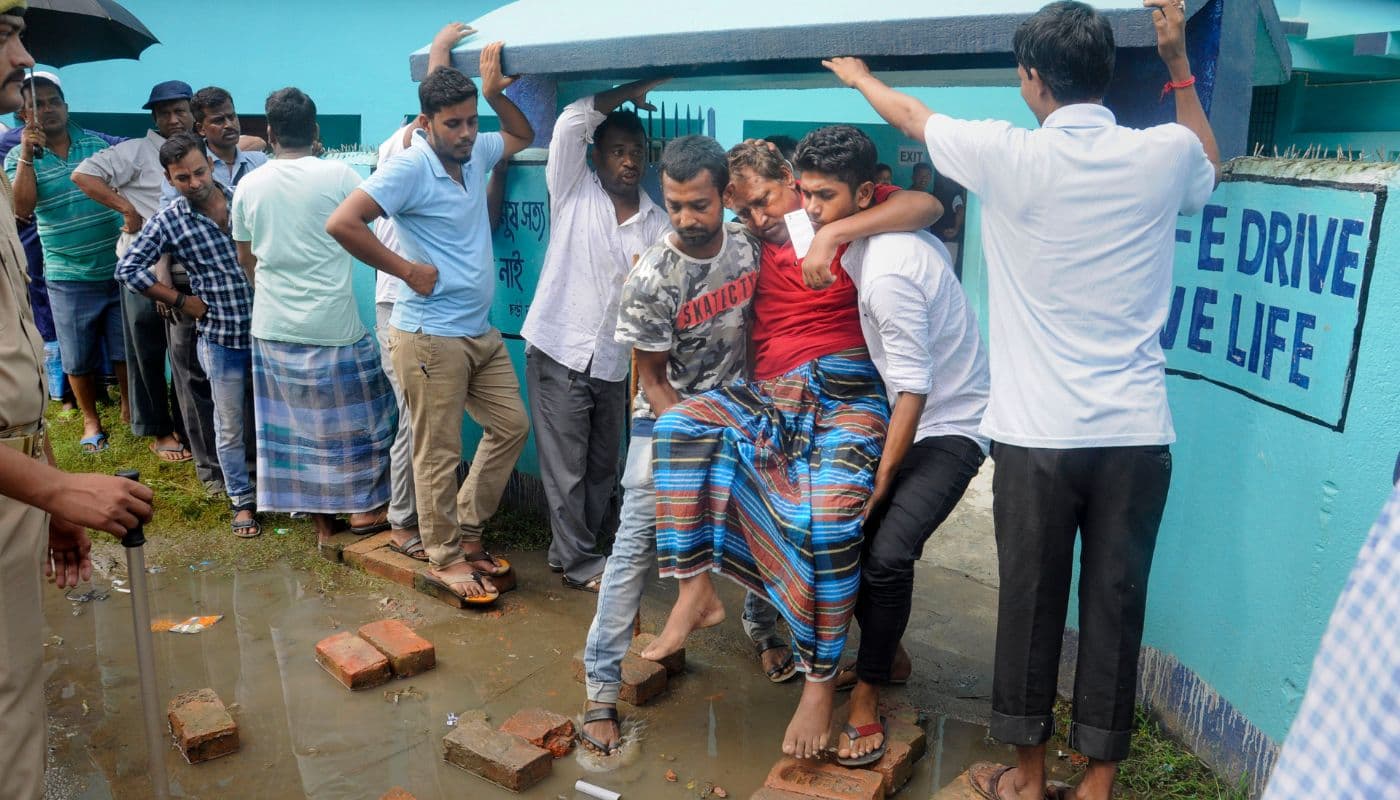 पश्चिम बंगाल पंचायत चुनाव को रद्द करने की मांग, कांग्रेस नेता ने हाईकोर्ट में दाखिल की याचिका पश्चिम बंगाल पंचायत चुनाव को रद्द करने की मांग, कांग्रेस नेता ने हाईकोर्ट में दाखिल की याचिका
